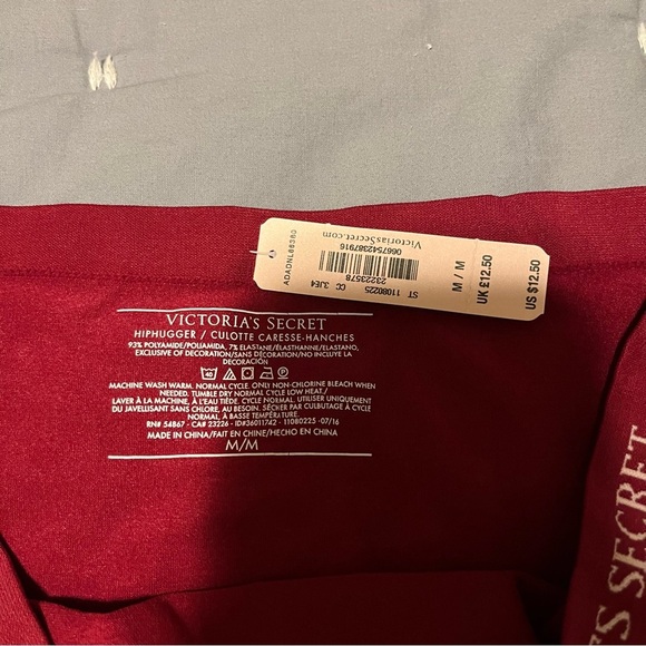 NWT Victoria's Secret Seamless Red Print Hiphugger Panty Size Medium - Picture 3 of 4